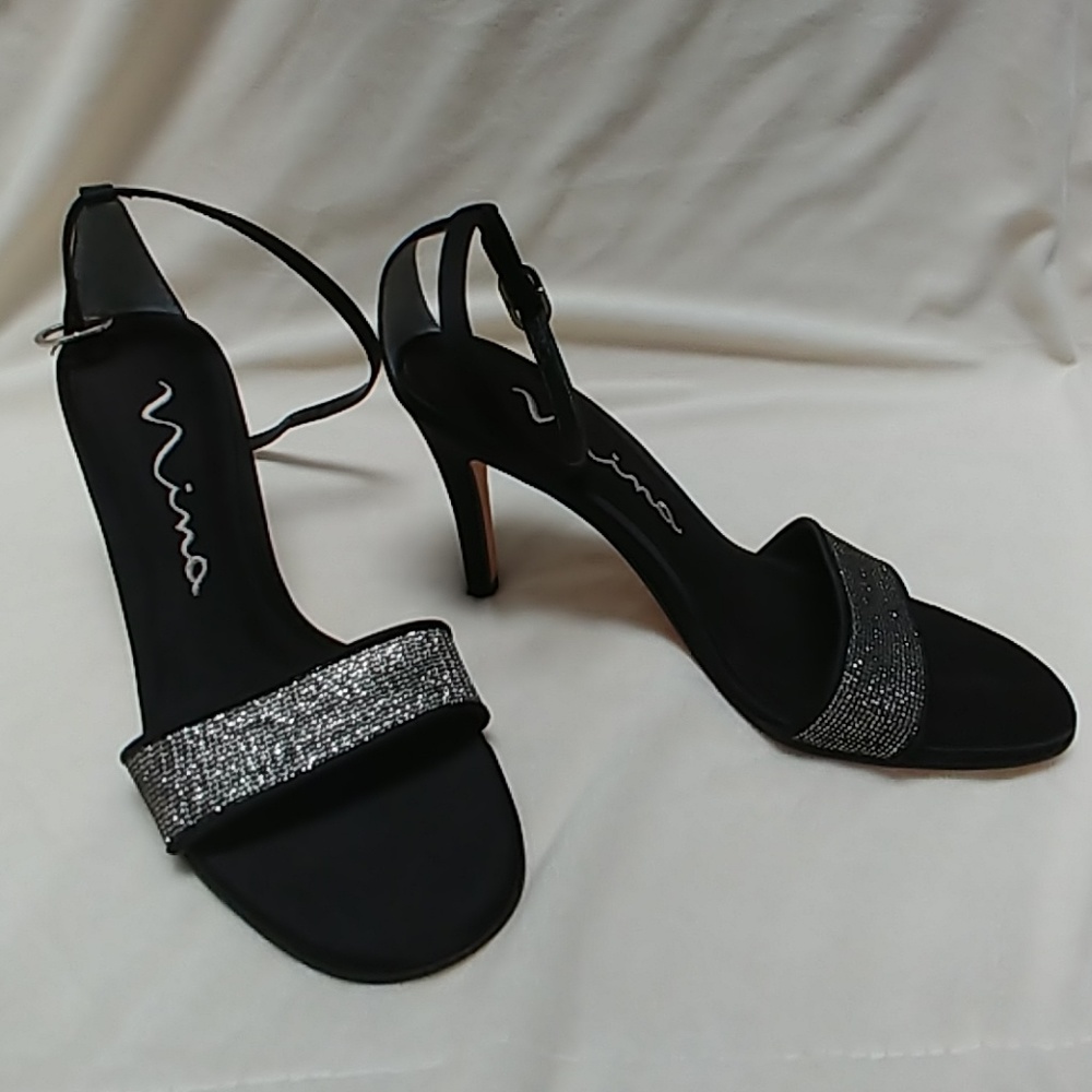 Nina Summer Sandals Size 7.5 M